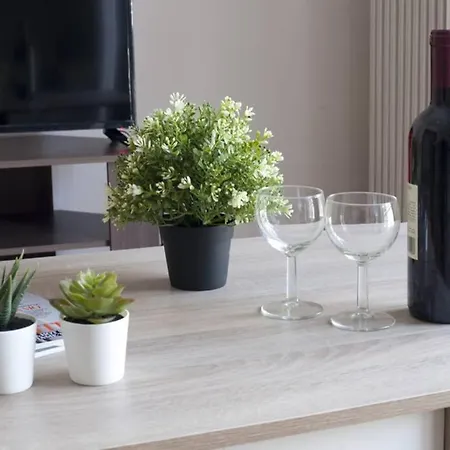 Apartment Zan Moreas, A Simple & Minimal