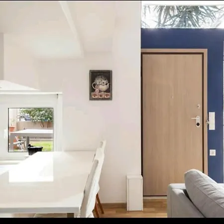 Bright Mezzanine Flat With Garden * Athens