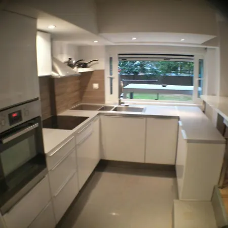 Bright Mezzanine Flat With Garden Apartment