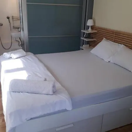 Air Conditioned In Quite Garden With Barbecue Athens
