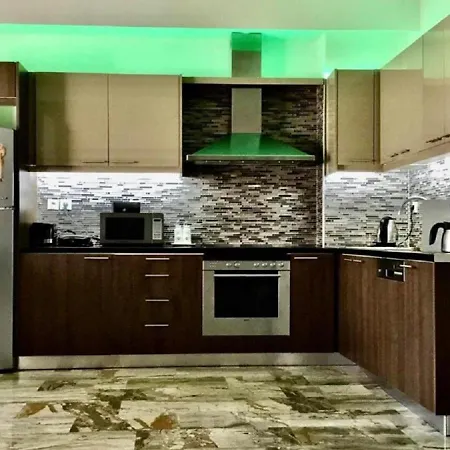 Luxury With Sauna And Free Parking Near Acropolis Apartment