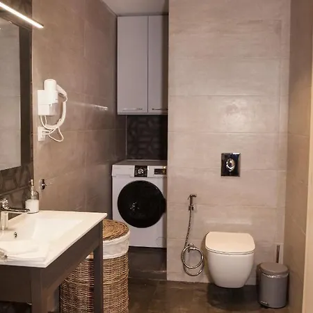 Comfy Modern Flat 2 Bedrooms 2 Bathrooms * Athens