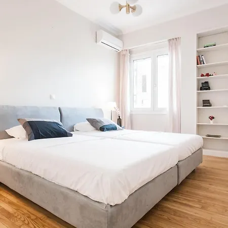 Highend 2bdr Full Apt/ Ideal Location Apartment *