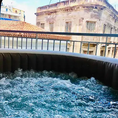 Openair Hot Tub/big Balcony/great Boutique Apartment