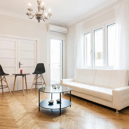 Highend 2bdr Full Apt/ Ideal Location *