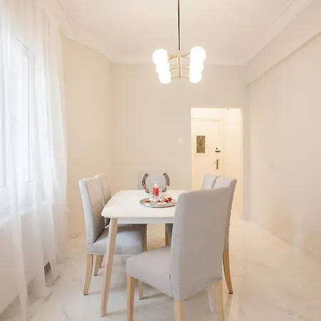 Highend 2bdr Full Apt/ Ideal Location