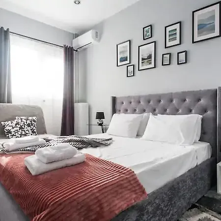 A Masterpiece In Plaka With Big Balcony And Acropolis View * Atina