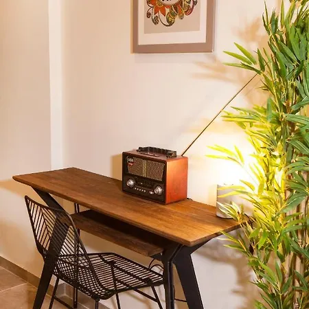 Comfy Modern Flat 2 Bedrooms 2 Bathrooms *