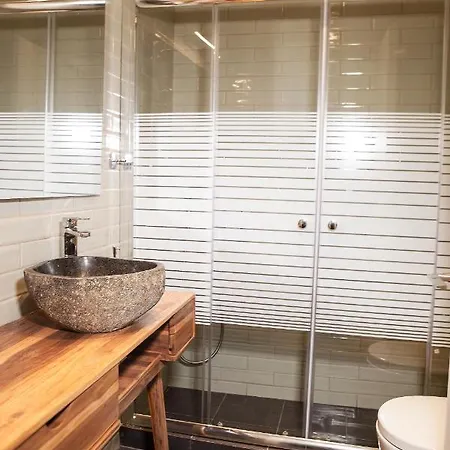 Apartment Comfy Modern Flat 2 Bedrooms 2 Bathrooms