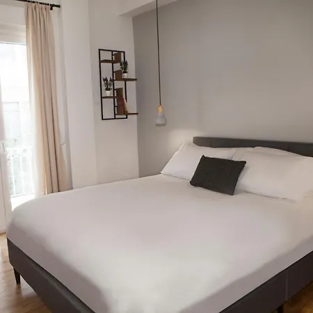 Comfy Modern Flat 2 Bedrooms 2 Bathrooms * Athens
