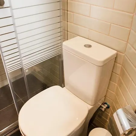Comfy Modern Flat 2 Bedrooms 2 Bathrooms Apartment