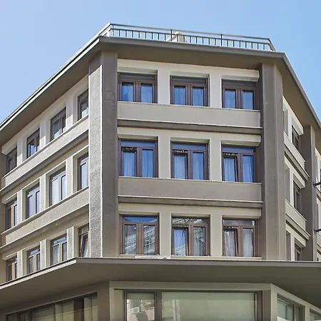 Be Based Near Acropolis, In An Exquisite Studio!