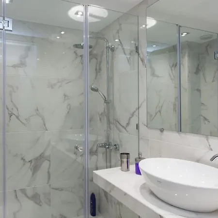 Koukaki Homm Modern Ag. Nikolaou St *