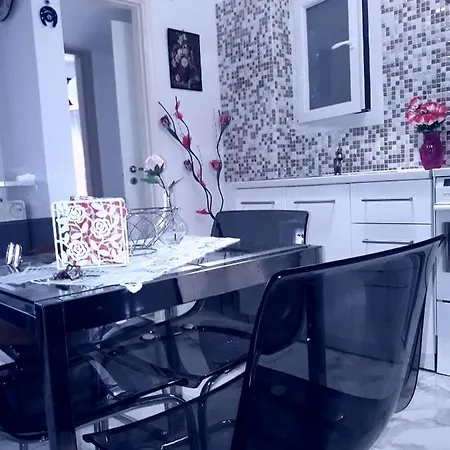 αnna's 2 .holidays In Beautiful Apartment *