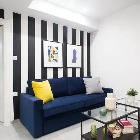 Lomvardou-stylish Flat Next To Ampelokipi Metro St Athens