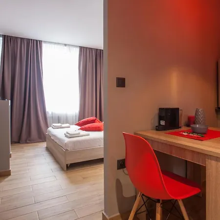 Facadoro Apartment *