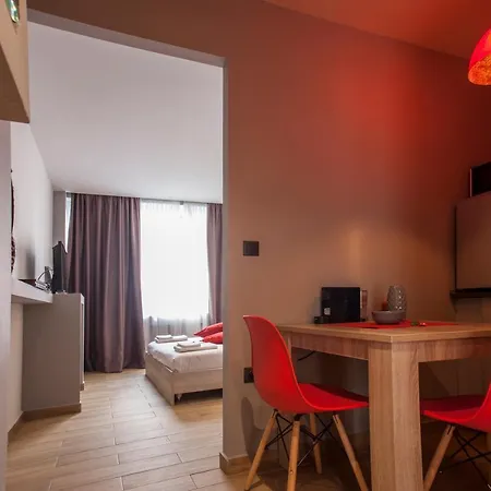 Facadoro Apartment