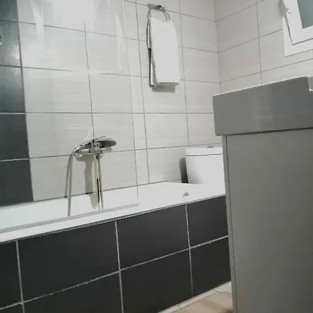 Comfortable Modern Entire House Near The Center Of Athens-blue Serenity Apartment Athens