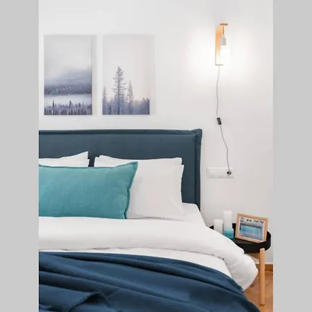 Contemporary Minimalist 2-bdrm Apt By The Homis! * Athens