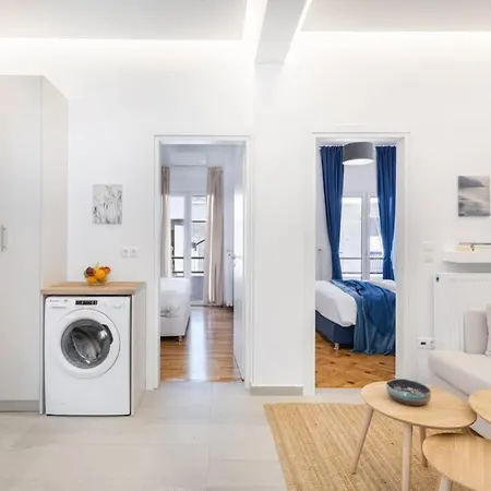 Contemporary Minimalist 2-bdrm Apt By The Homis! Apartment Athens