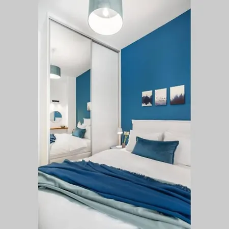 Contemporary Minimalist 2-bdrm Apt By The Homis! Athens