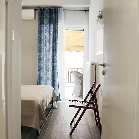Poppy's Dreamy Apartment, Thissio Apartment
