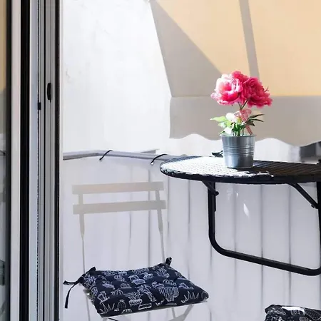 Affordable Luxury Close To Ampelokipi Metro