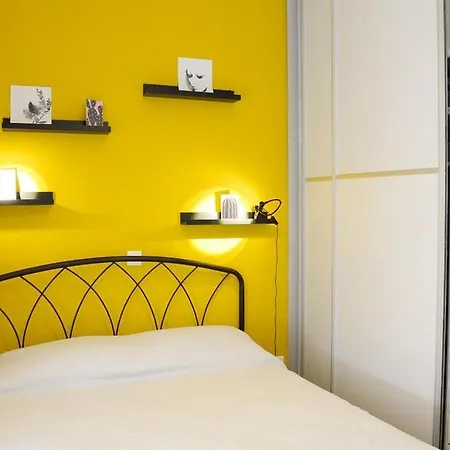 Poppy's Dreamy Apartment, Thissio