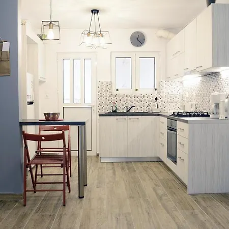 Poppy's Dreamy Apartment, Thissio Διαμέρισμα *