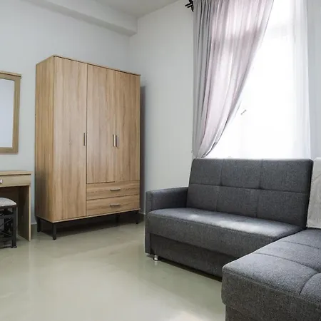 Apartment Polytimon, An Athenian Neoclassical Athens