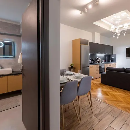 Apartment Modern 5bd In The Heart Of Athens