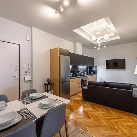 Modern 5bd In The Heart Of