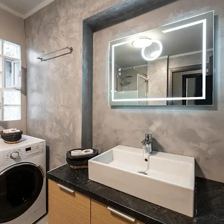 Modern 5bd In The Heart Of Apartment