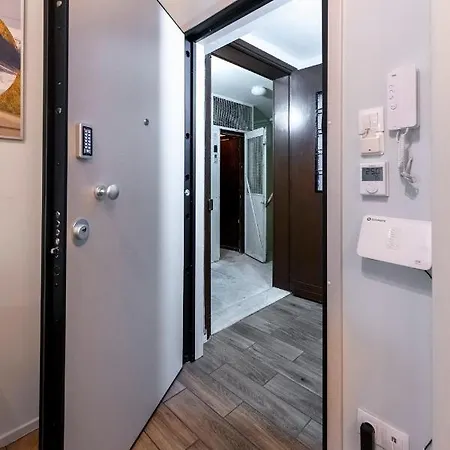 Modern 5bd In The Heart Of Apartment *