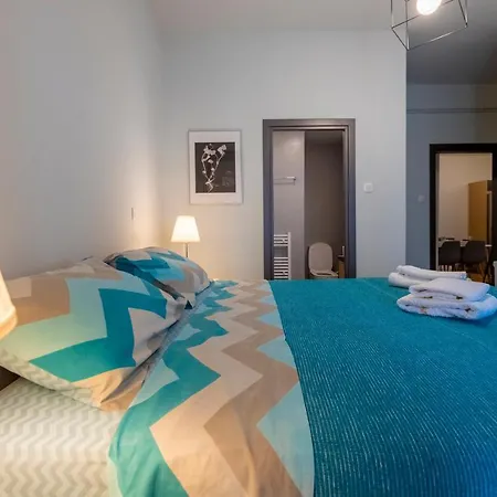 Apartment Modern 5bd In The Heart Of Athens