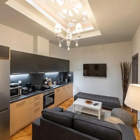 Modern 5bd In The Heart Of Athens