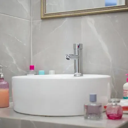 Apartment Nice 5 Min. From Syntagma Square,