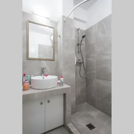 Apartment Nice 5 Min. From Syntagma Square, *
