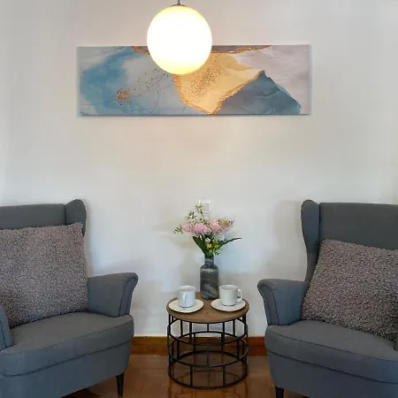 Galaxy Spacious & Renovated *