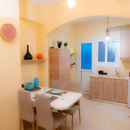 Myrtle, Center Renovated Apartment