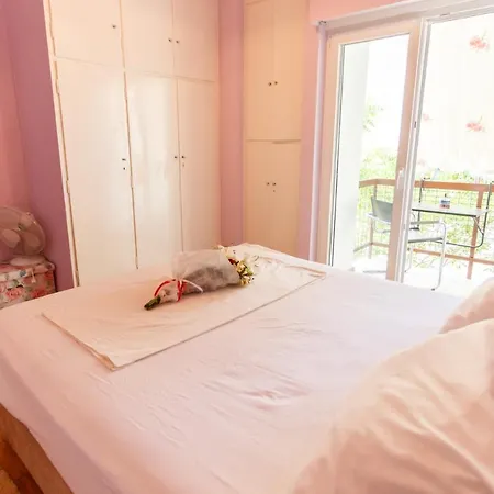 Peonios Apartment *