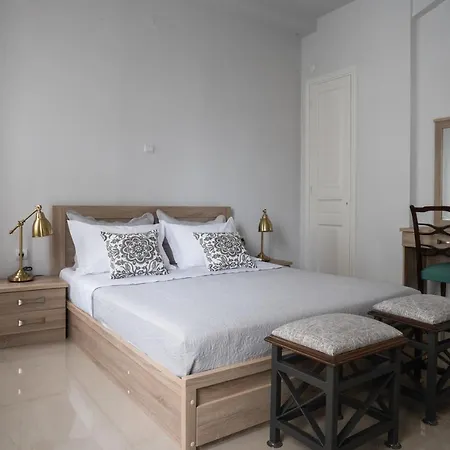 Apartment Polytimon, An Athenian Neoclassical Athens
