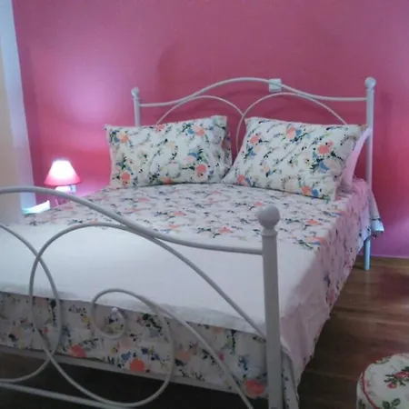 Classical In Acropolis Apartment *