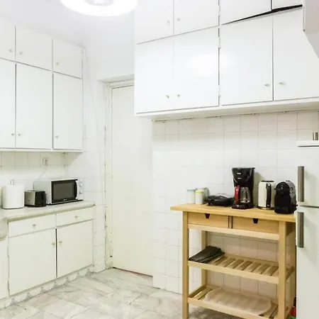 Classical In Acropolis Apartment *