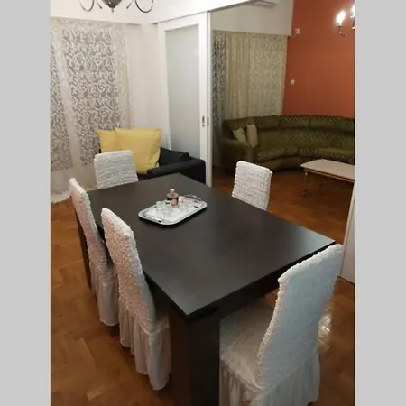 Classical In Acropolis Apartment *