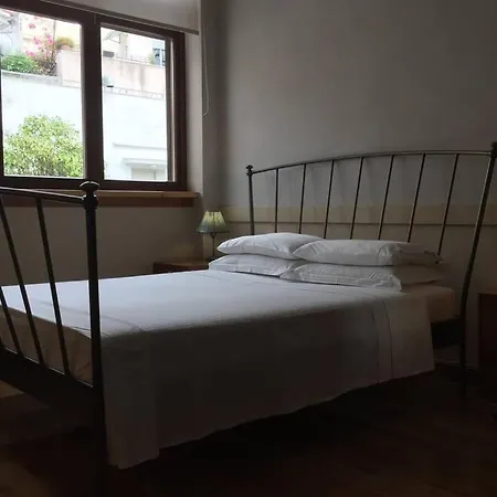 Unique - Spacious With Rooftop / Thissio *