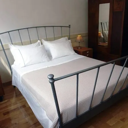 Unique - Spacious With Rooftop / Thissio Apartment *