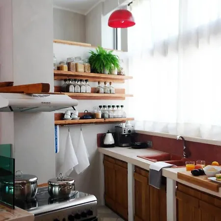 Unique - Spacious With Rooftop / Thissio Apartment