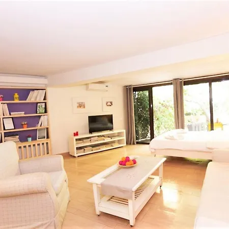 Apartment Beautiful House With Private Garden In Voula Athen