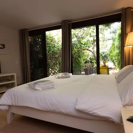 Apartment Beautiful House With Private Garden In Voula